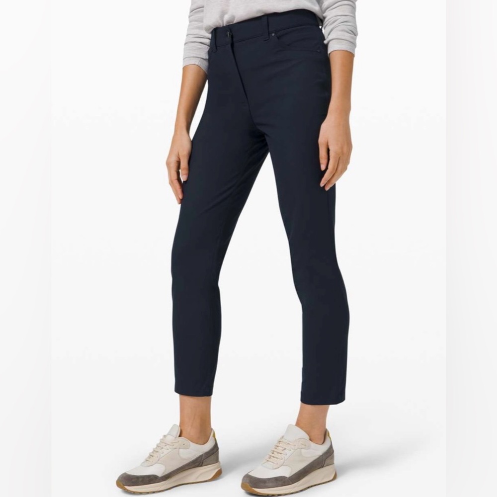 Lululemon City Sleek 5 Pocket 7/8 Pant. True Navy. Size 2